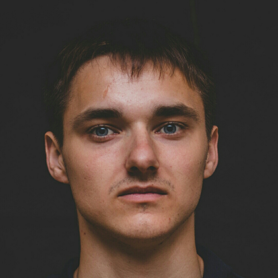 Роман Я.